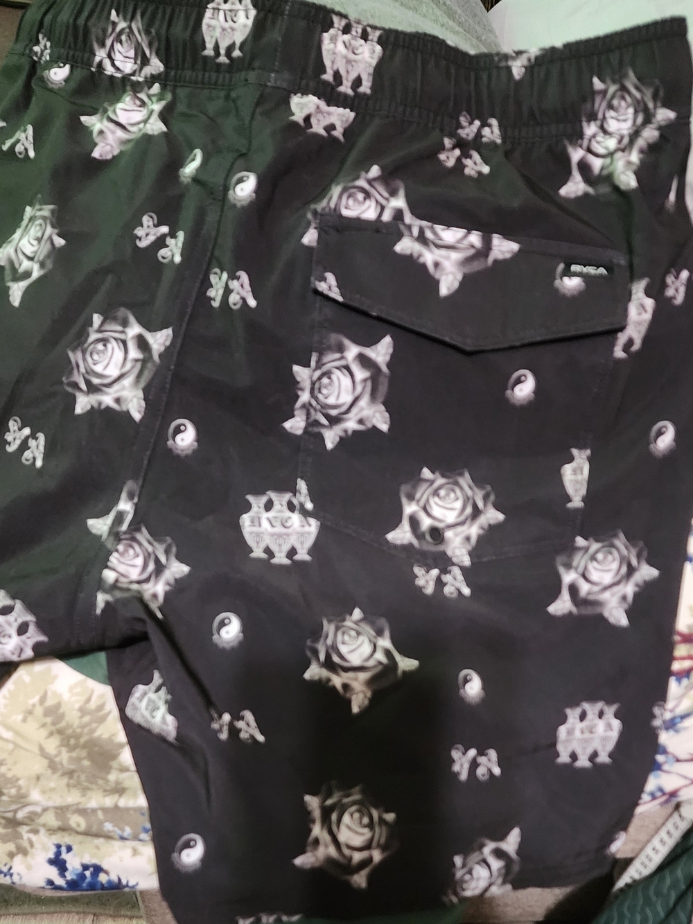 RVCA Black Swim Shorts with White Floral & Yin-Yang Print Sz Lrg